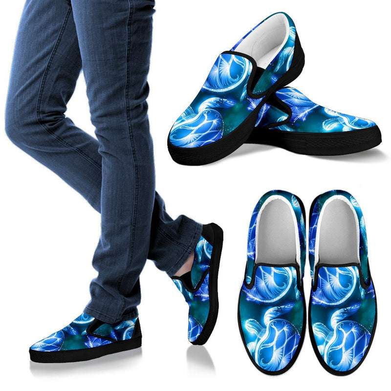 Blue Neon Sea Turtle Print Men Slip On Shoes