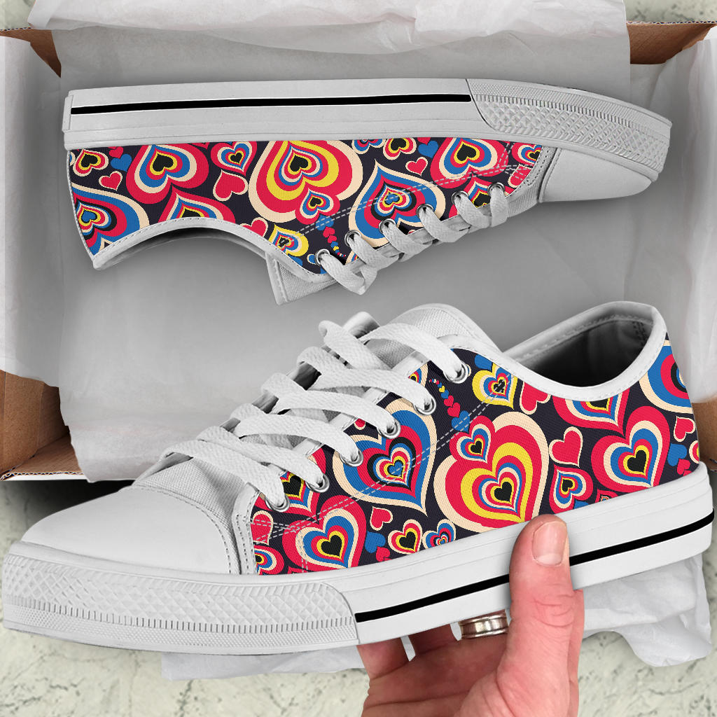 Heart Pattern Print Design HE08 White Bottom Low Top Shoes