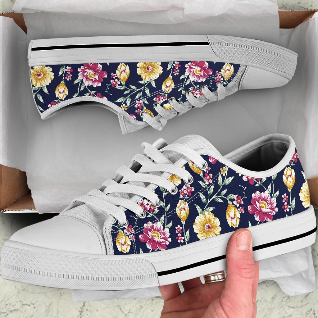 Gerberas Pattern Print Design GB03 White Bottom Low Top Shoes