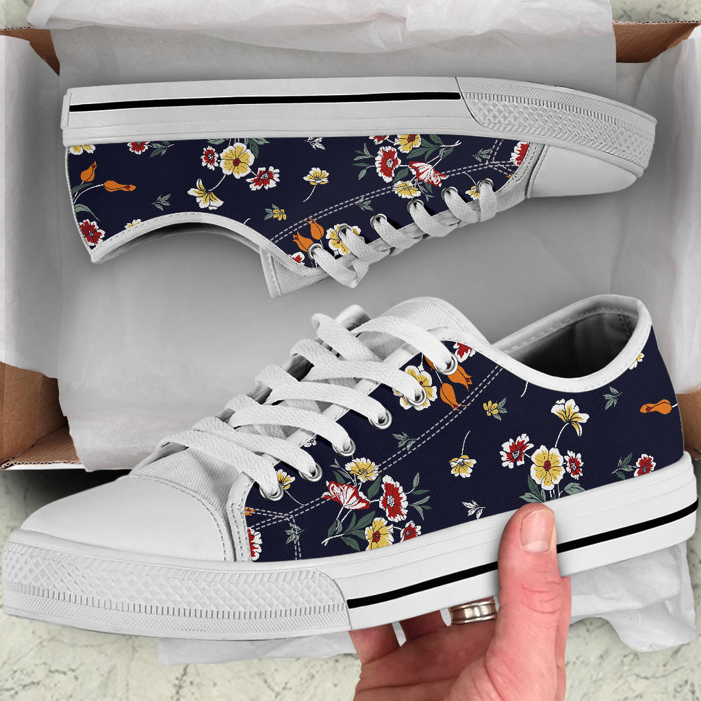 Summer Floral Pattern Print Design SF01 White Bottom Low Top Shoes