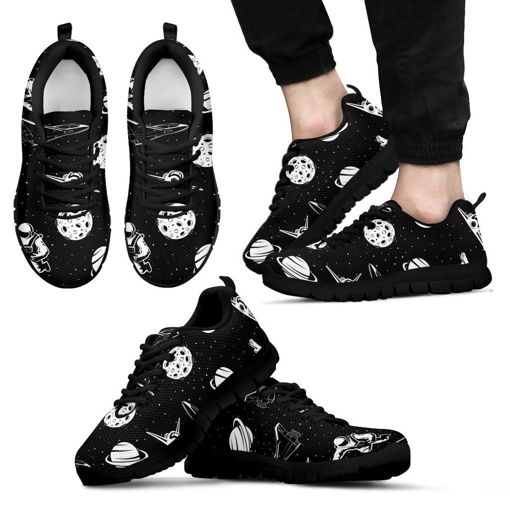 Space Astronauts Print Men Sneakers