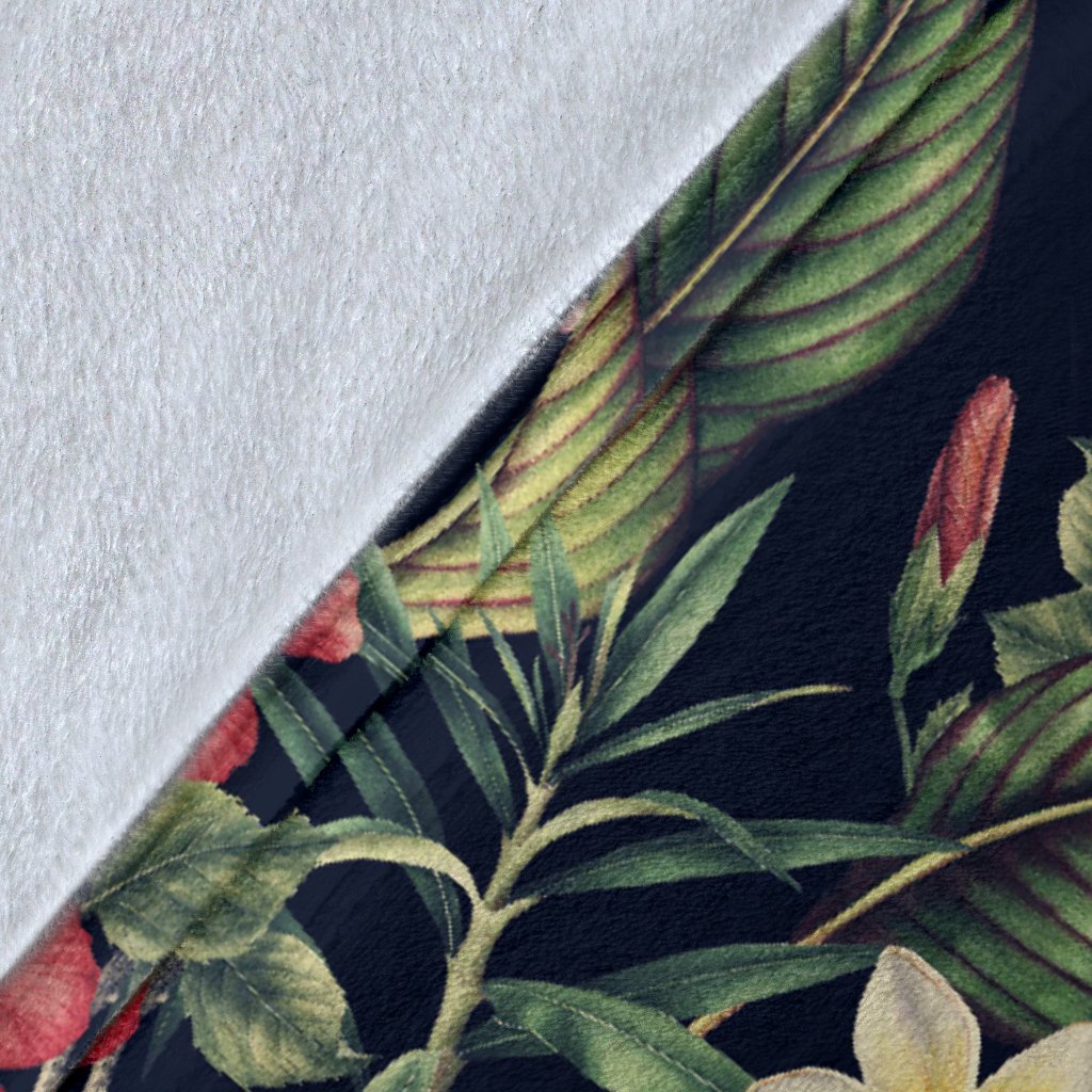 Tropical Flower Pattern Fleece Blanket