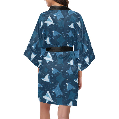 Manta Ray Pattern Print Design 02 Women's Short Kimono