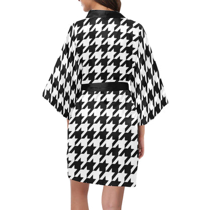 Houndstooth Black White  Pattern Print Design 05 Women's Short Kimono