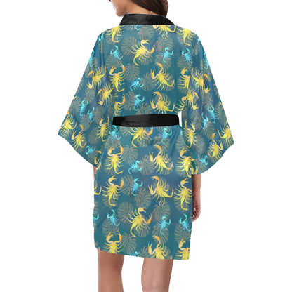 Scorpion Pattern Print Design 02 Women's Short Kimono