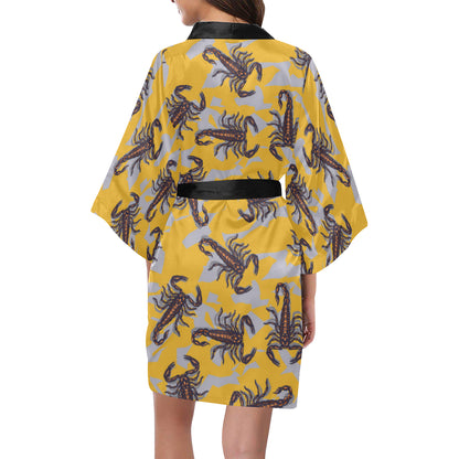 Scorpion Pattern Print Design 01 Women's Short Kimono