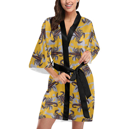 Scorpion Pattern Print Design 01 Women's Short Kimono