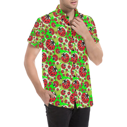 Ladybug with Leaf Print Pattern Men's Short Sleeve Button Up Shirt