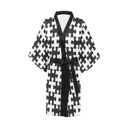 Puzzle Black White Pattern Print Design A02 Women's Short Kimono