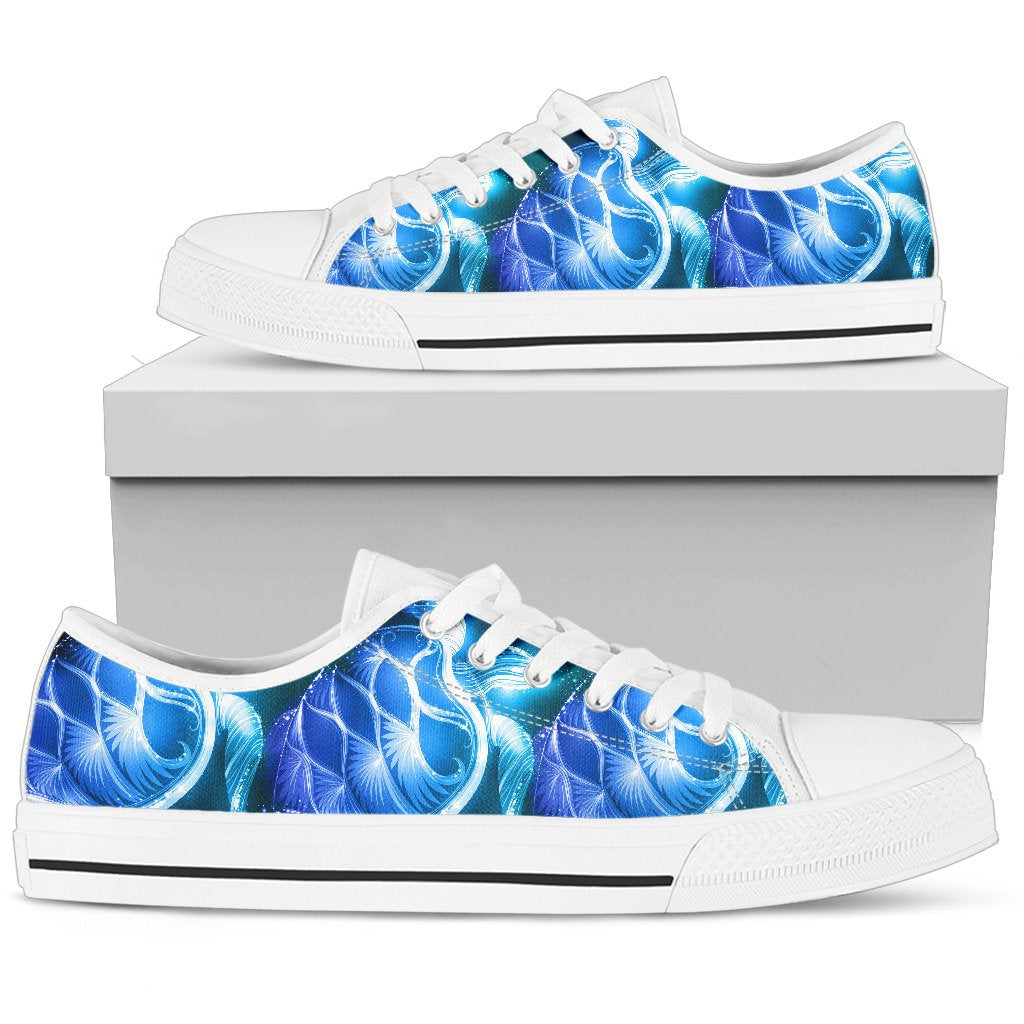Blue Neon Sea Turtle Print Men Low Top Shoes