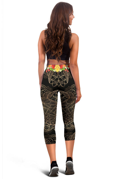 Brown Sea Turtle Hawaiian Flowers Women Capris
