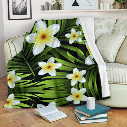 White Plumeria Pattern Print Design PM06 Fleece Blanket