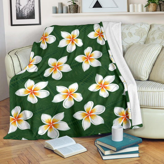 White Plumeria Pattern Print Design PM020 Fleece Blanket