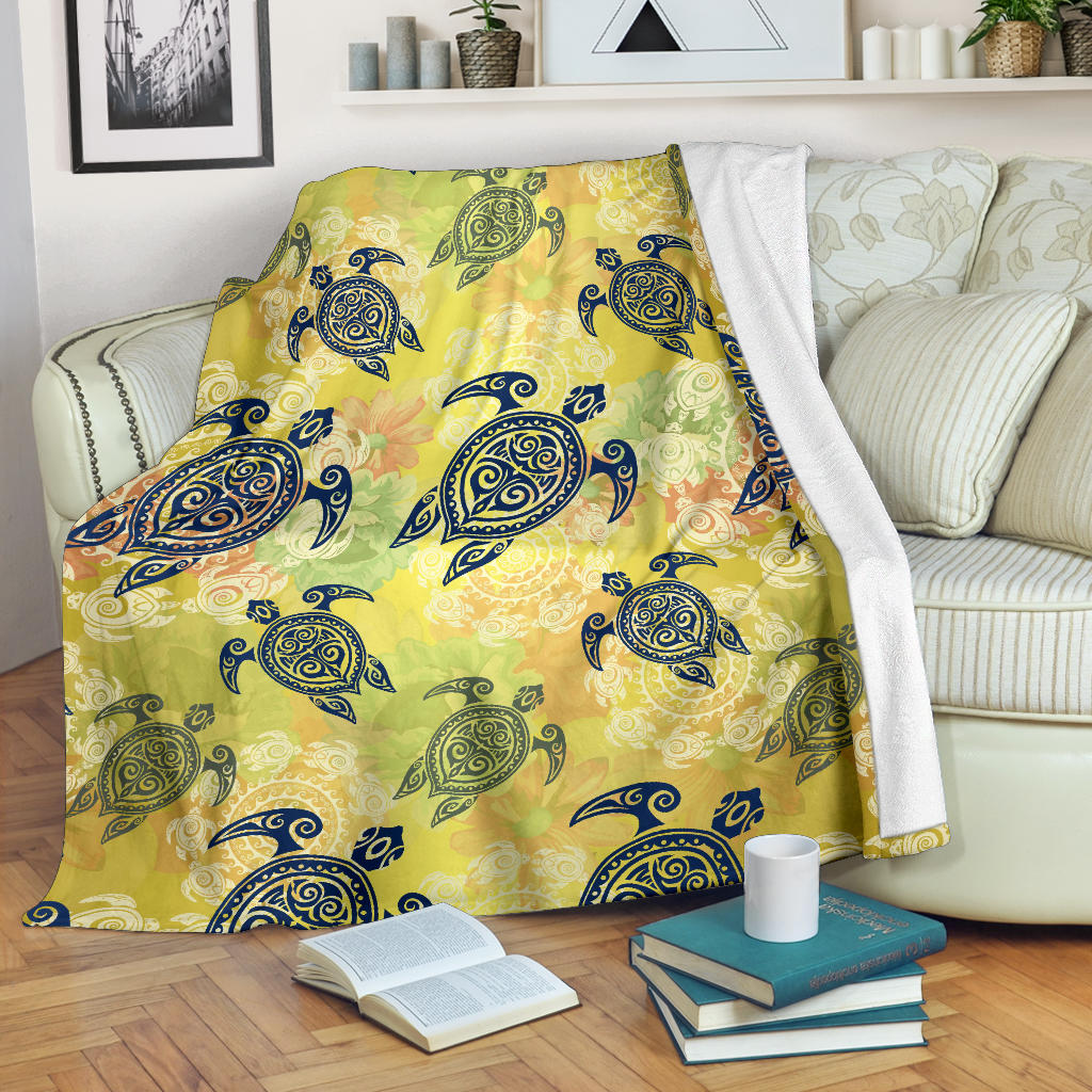 Hawaiian Turtle Tribal Design Print Fleece Blanket