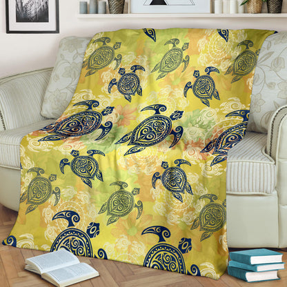 Hawaiian Turtle Tribal Design Print Fleece Blanket