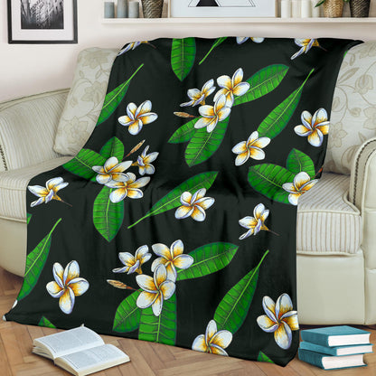 White Plumeria Pattern Print Design PM023 Fleece Blanket