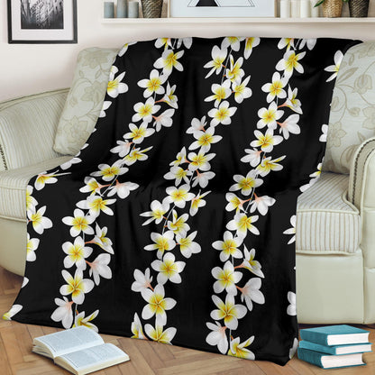 White Plumeria Pattern Print Design PM08 Fleece Blanket