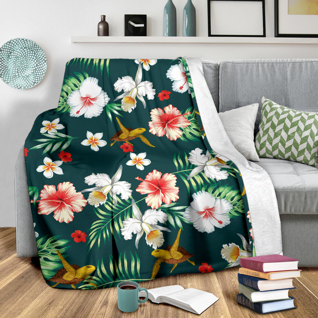 Hawaiian Flower Design with SeaTurtle Print Fleece Blanket