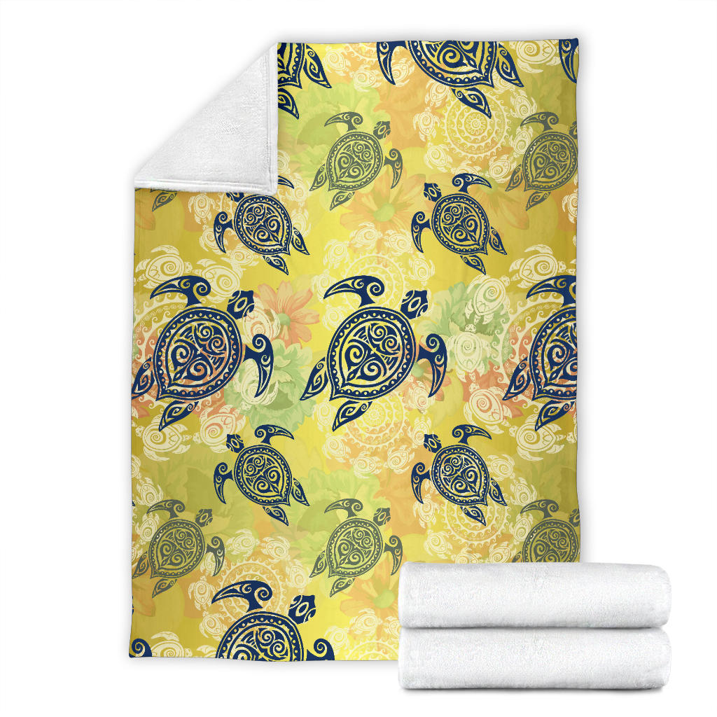 Hawaiian Turtle Tribal Design Print Fleece Blanket