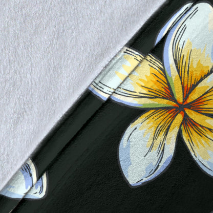 White Plumeria Pattern Print Design PM022 Fleece Blanket