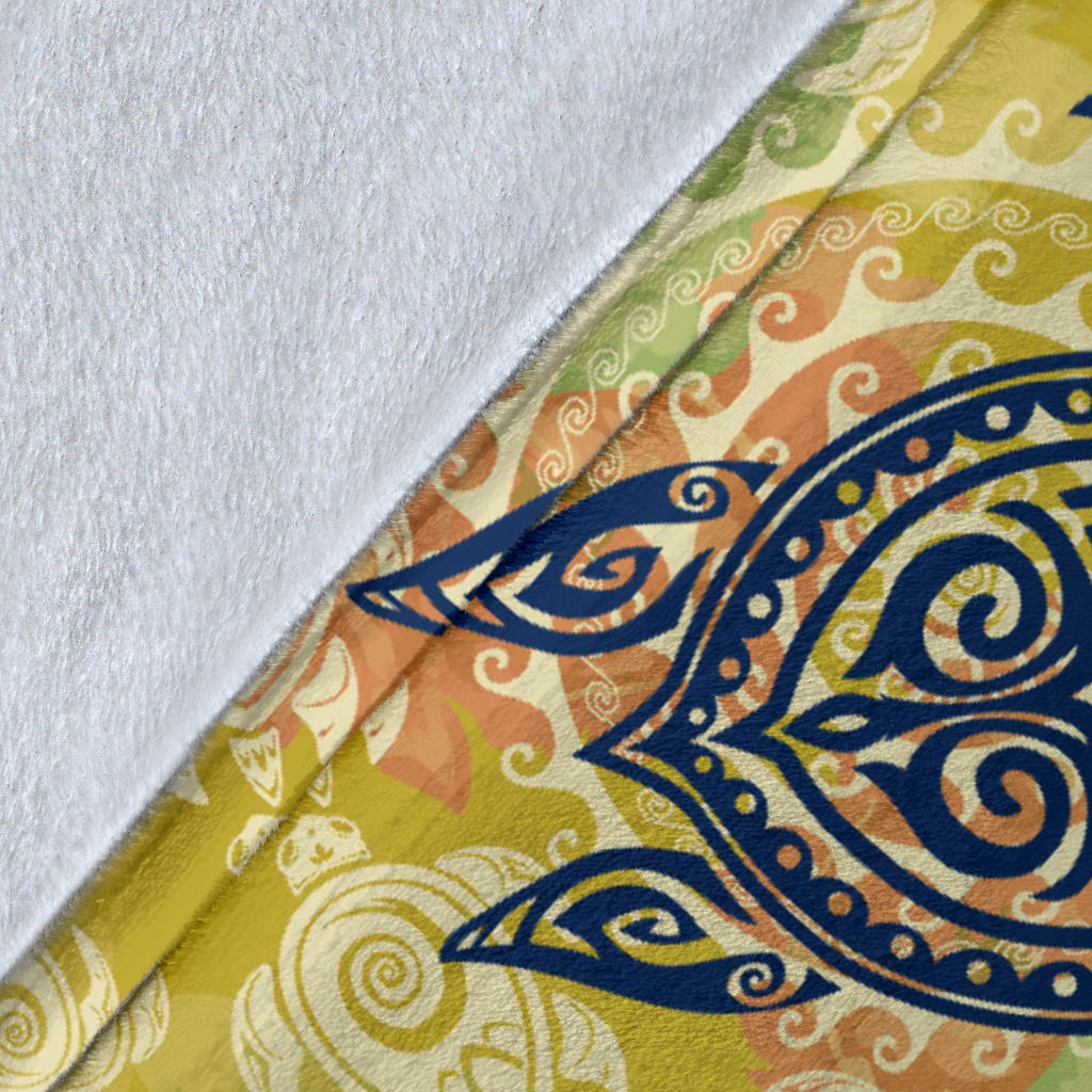 Hawaiian Turtle Tribal Design Print Fleece Blanket
