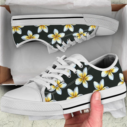 White Plumeria Pattern Print Design PM022 White Bottom Low Top Shoes