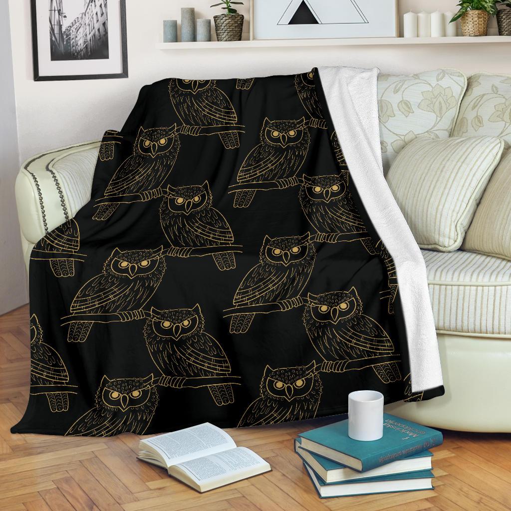 Gold Owl Pattern Fleece Blanket
