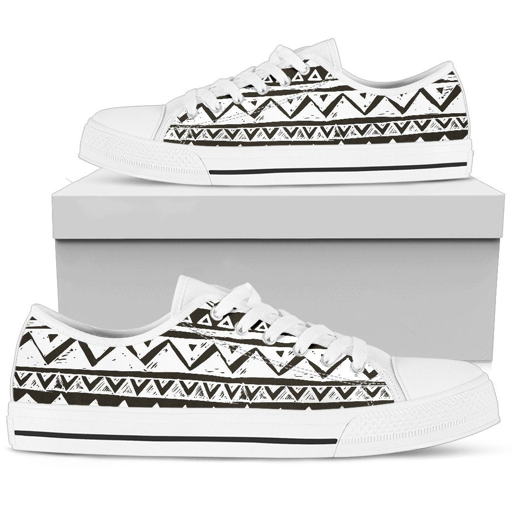 Hand draw Tribal Aztec Men Low Top Shoes