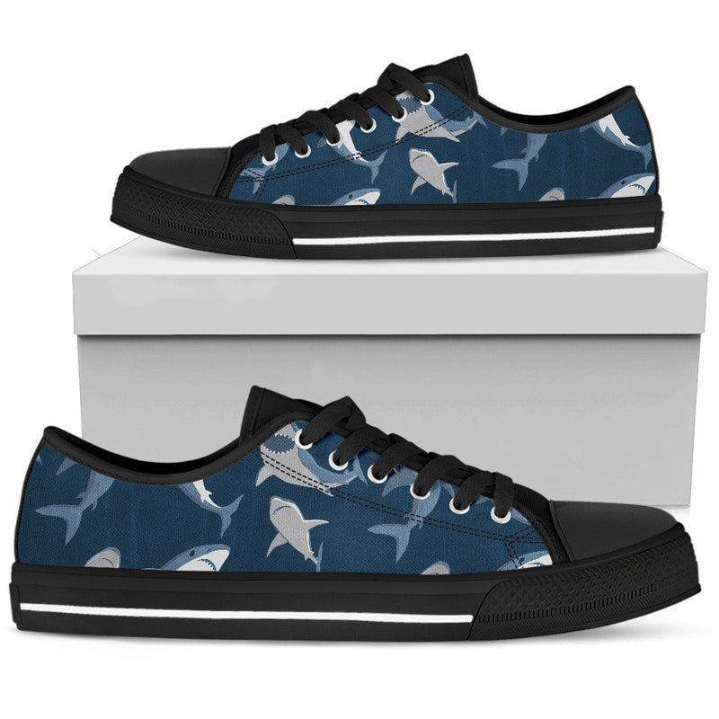 Shark Action Pattern Men Low Top Shoes