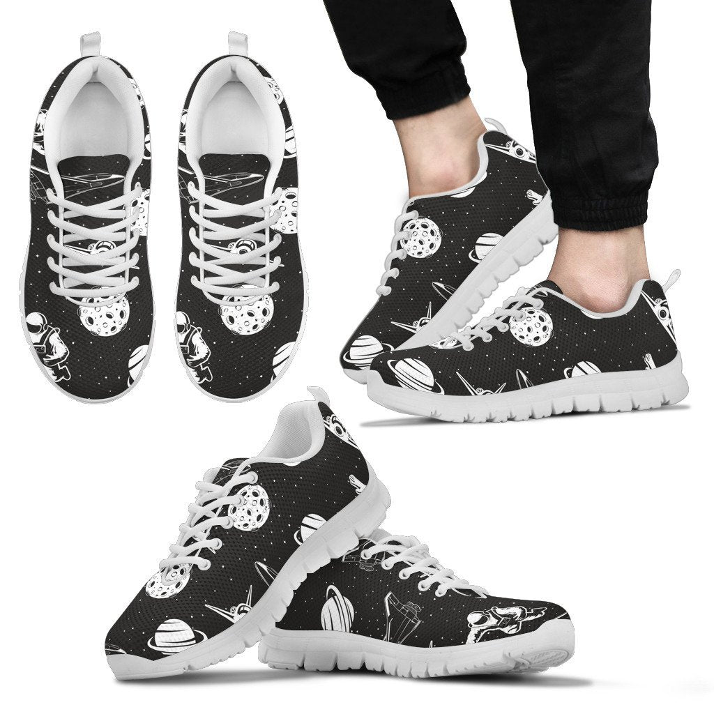 Space Astronauts Print Men Sneakers