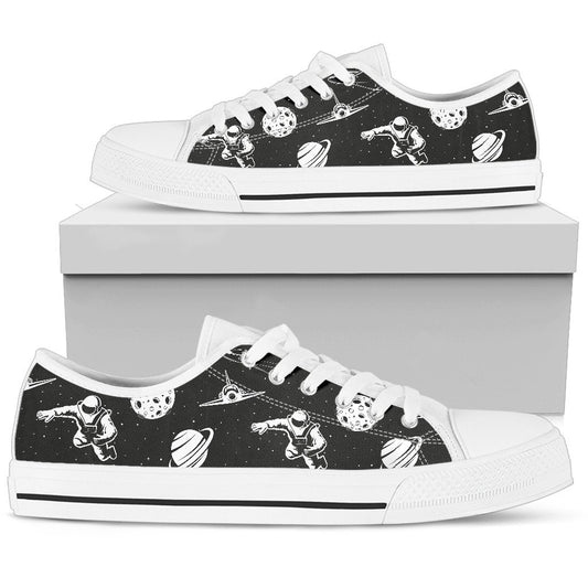 Space Astronauts Print Women Low Top Shoes