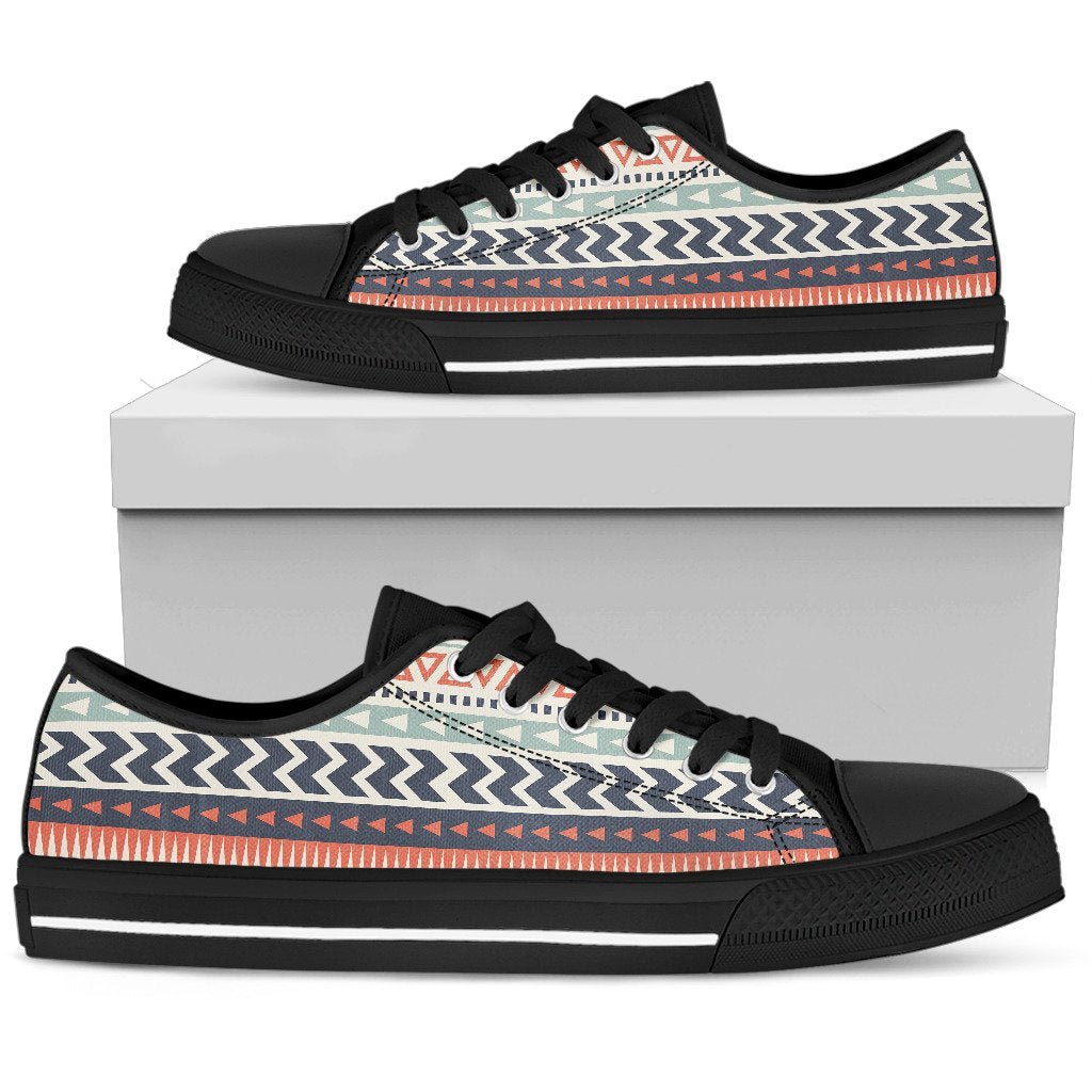 Tribal Aztec vintage pattern Men Low Top Shoes