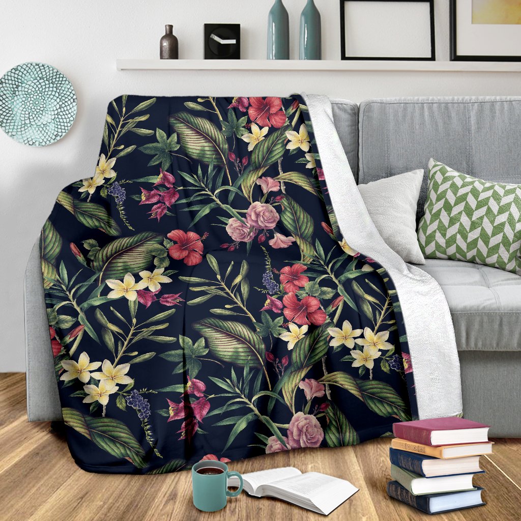 Tropical Flower Pattern Fleece Blanket