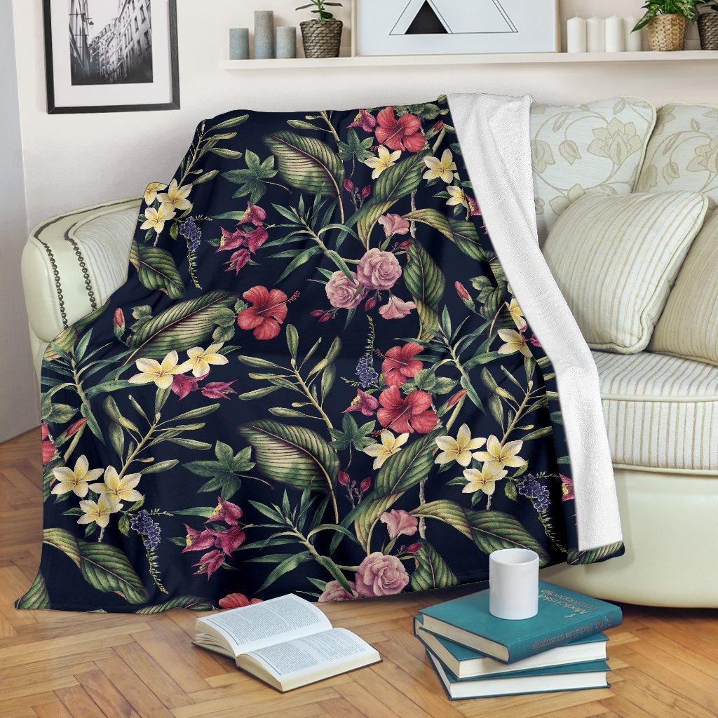 Tropical Flower Pattern Fleece Blanket