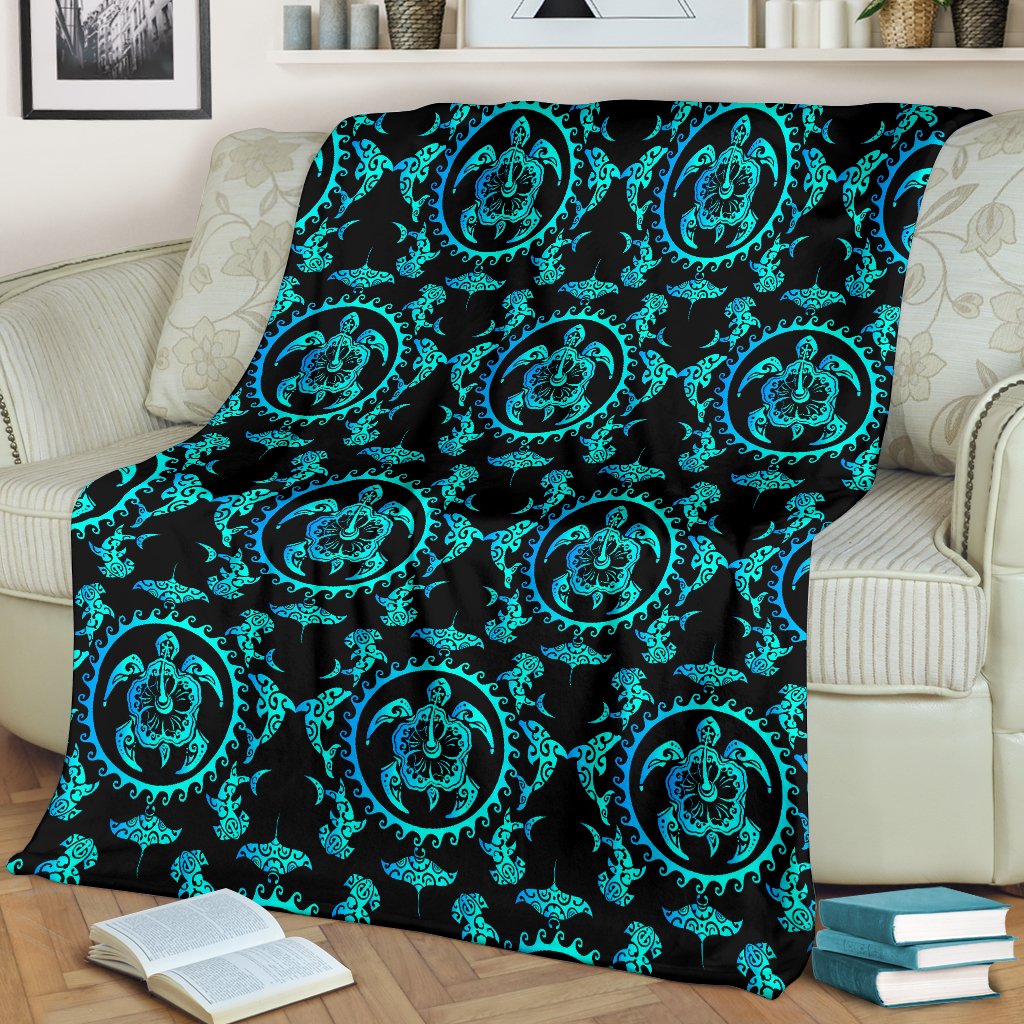 Turquoise Tribal Sea Turtle Hawaiian Fleece Blanket