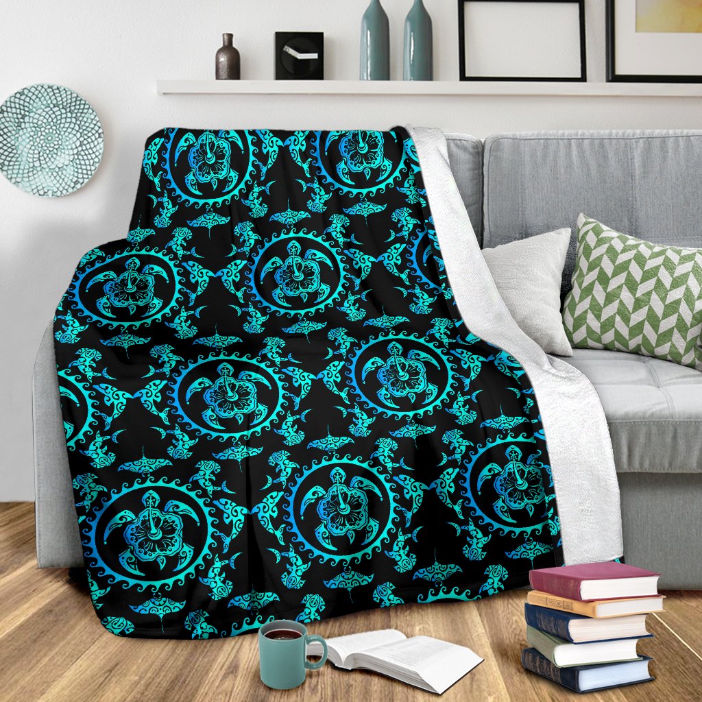 Turquoise Tribal Sea Turtle Hawaiian Fleece Blanket
